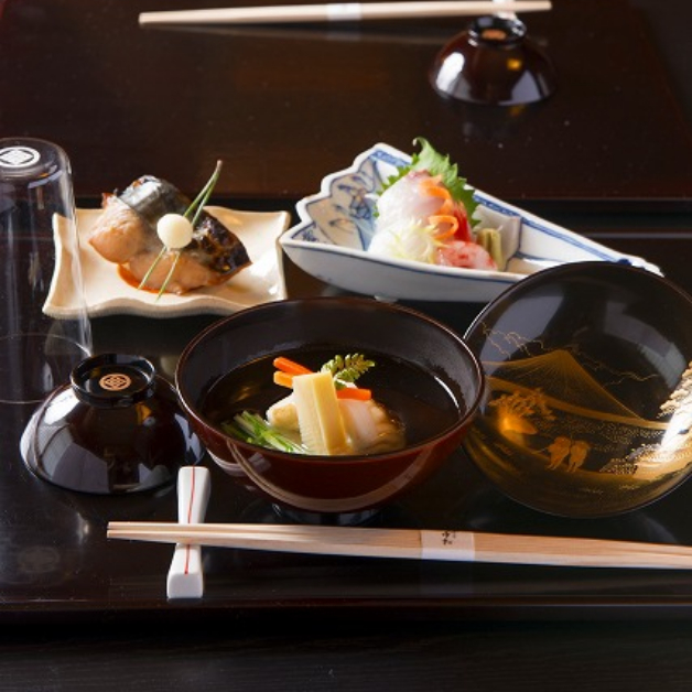 茶癒の間　特別懐石